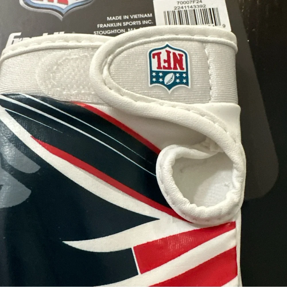NFL Youth Receiver Gloves - White and Red
